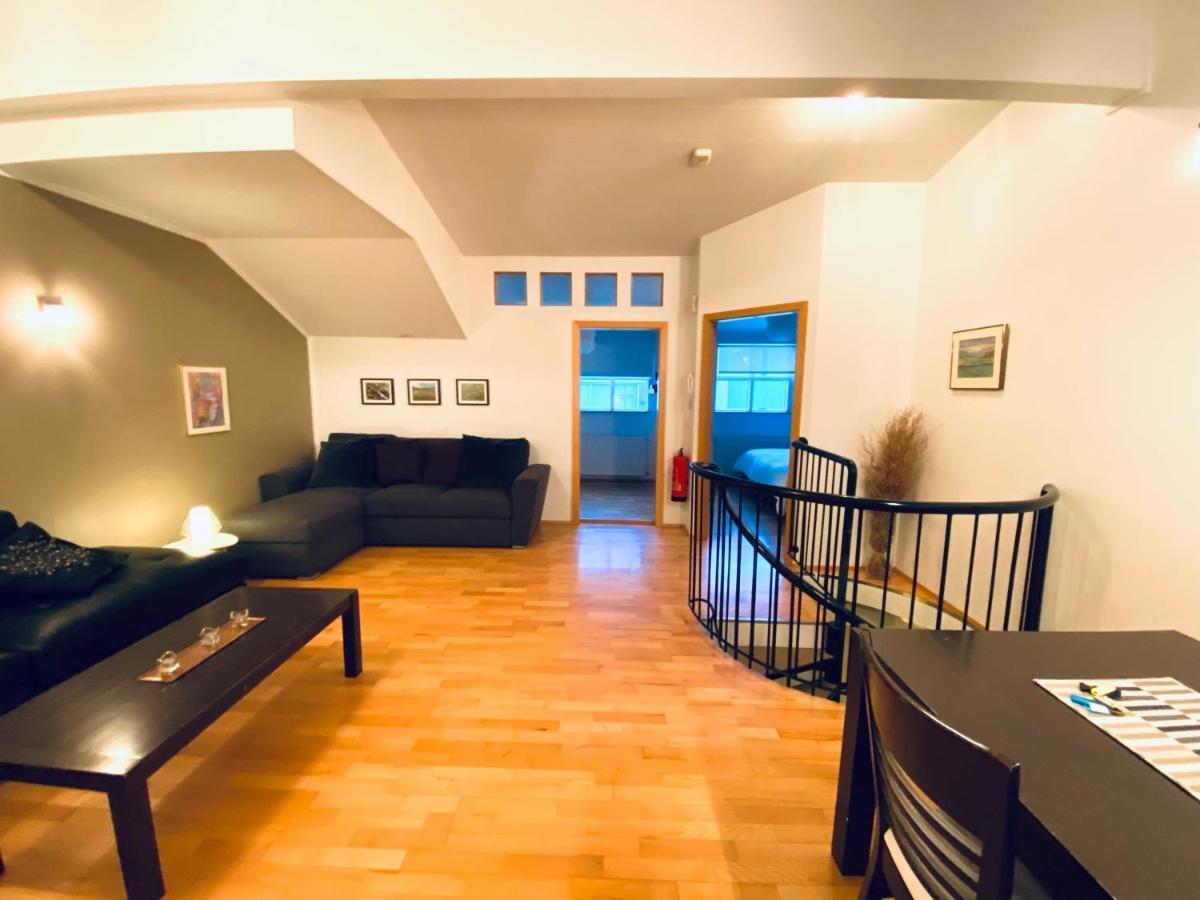 Penthouse On The Main Street, Town Center Apartment Akureyri Exterior photo