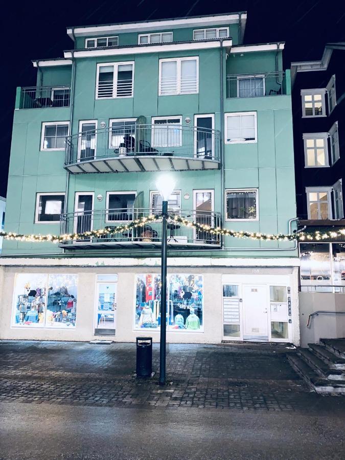 Penthouse On The Main Street, Town Center Apartment Akureyri Exterior photo